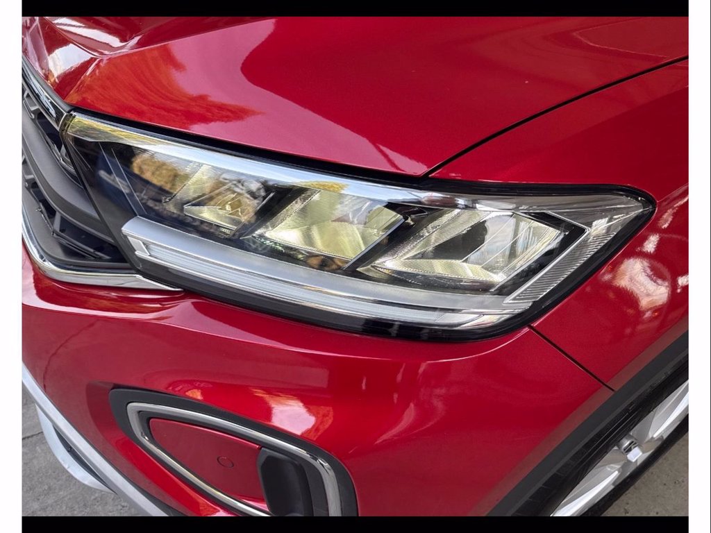https://cdn-sm.caraffinity.it/images/vehicles/4675898/5/large