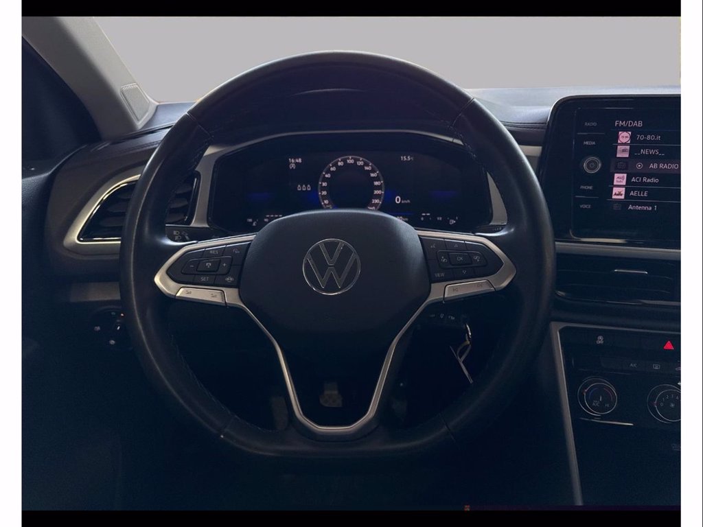 https://cdn-sm.caraffinity.it/images/vehicles/4675898/8/large