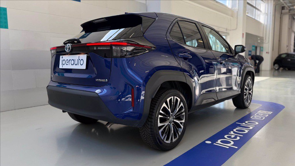 https://cdn-sm.caraffinity.it/images/vehicles/4676238/5/large