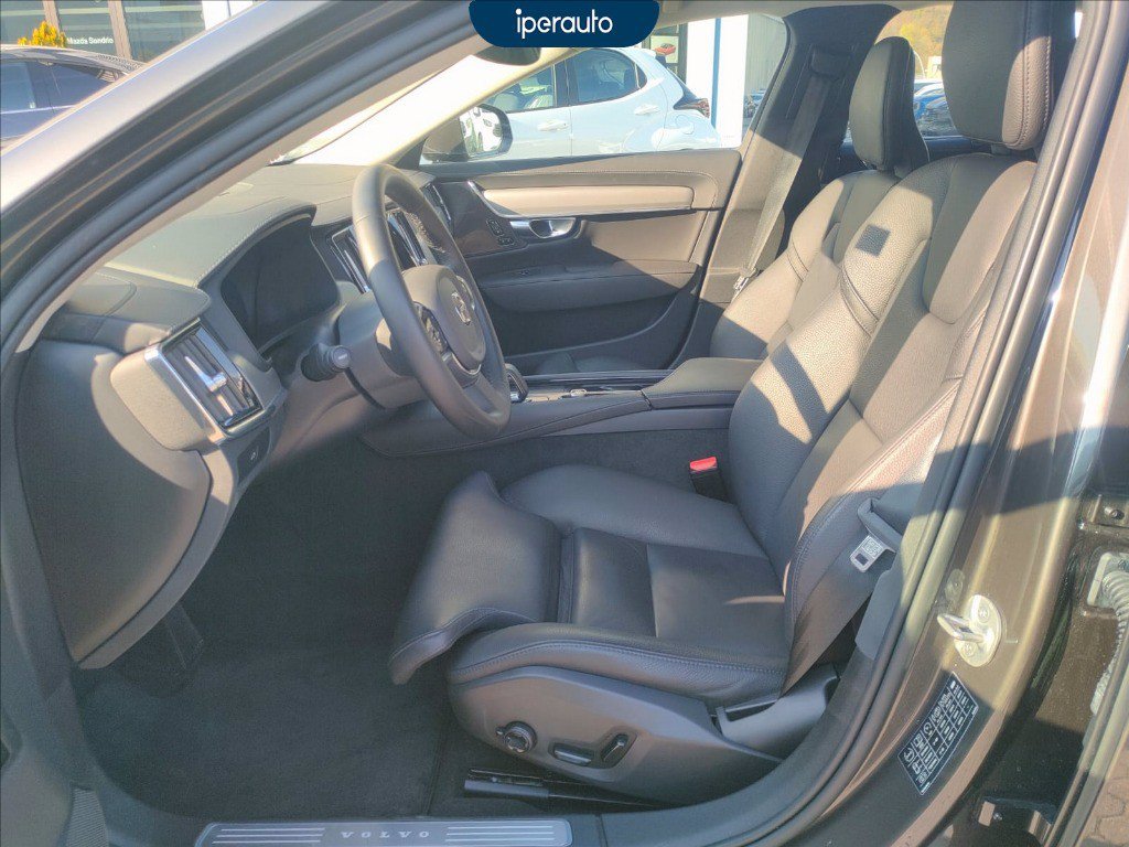 https://cdn-sm.caraffinity.it/images/vehicles/4679549/7/large