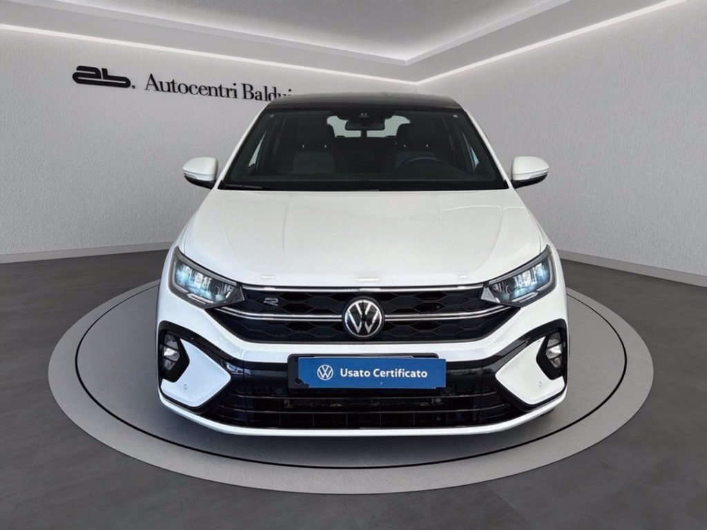 https://cdn-sm.caraffinity.it/images/vehicles/4680054/1/large