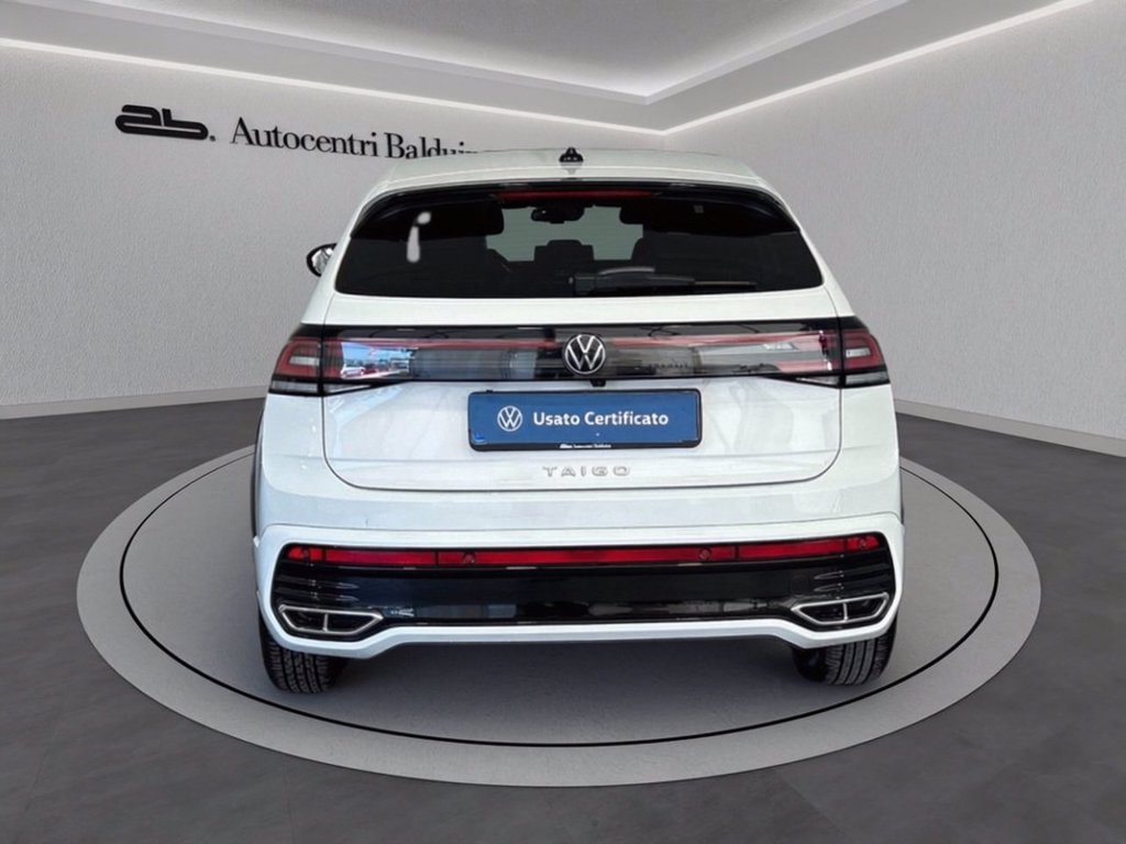 https://cdn-sm.caraffinity.it/images/vehicles/4680054/4/large