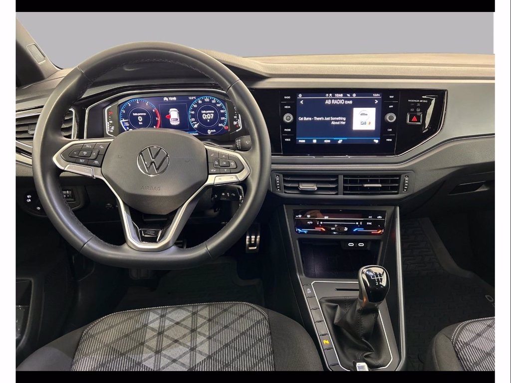 https://cdn-sm.caraffinity.it/images/vehicles/4680054/7/large