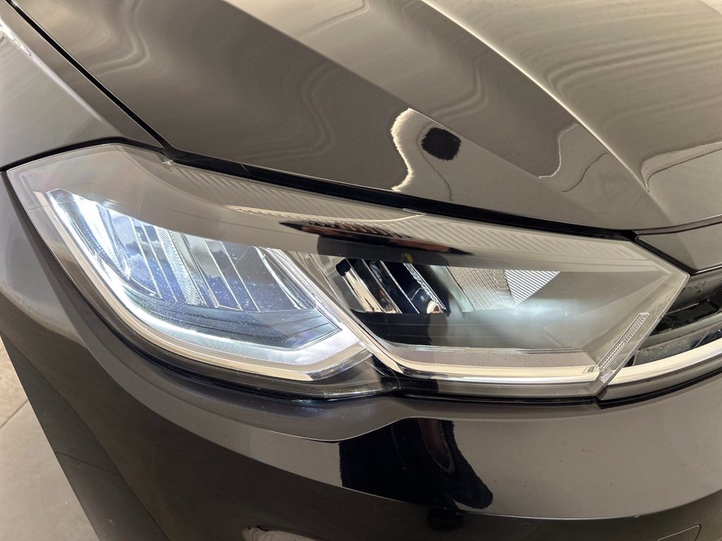 https://cdn-sm.caraffinity.it/images/vehicles/4682232/5/large