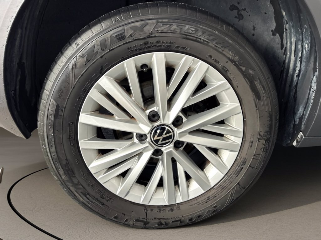 https://cdn-sm.caraffinity.it/images/vehicles/4682234/5/large