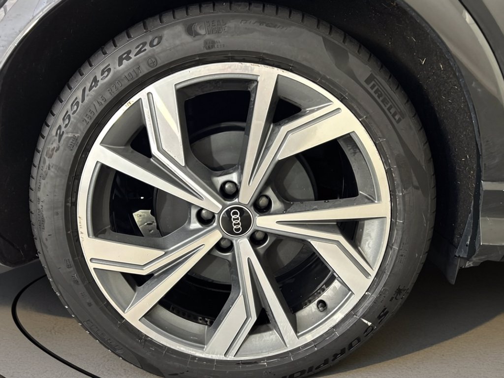 https://cdn-sm.caraffinity.it/images/vehicles/4682759/5/large