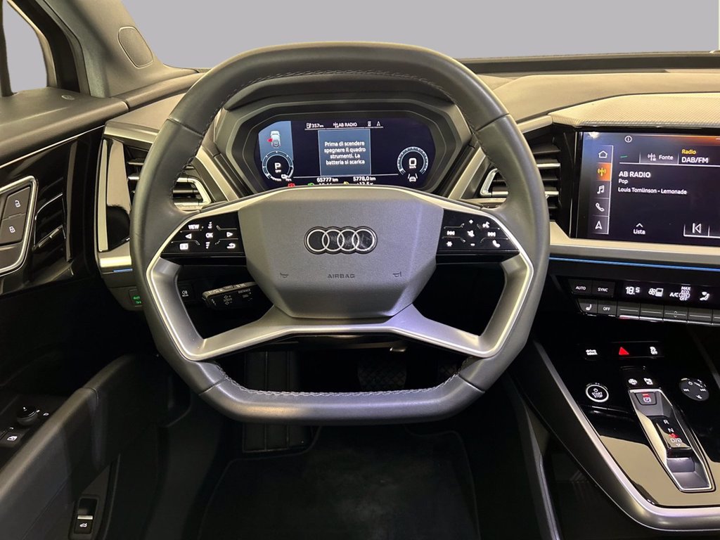 https://cdn-sm.caraffinity.it/images/vehicles/4682759/7/large