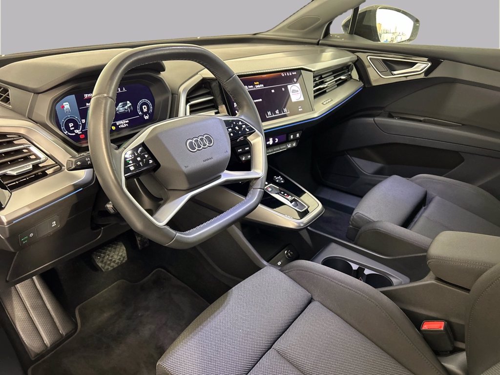 https://cdn-sm.caraffinity.it/images/vehicles/4682759/8/large