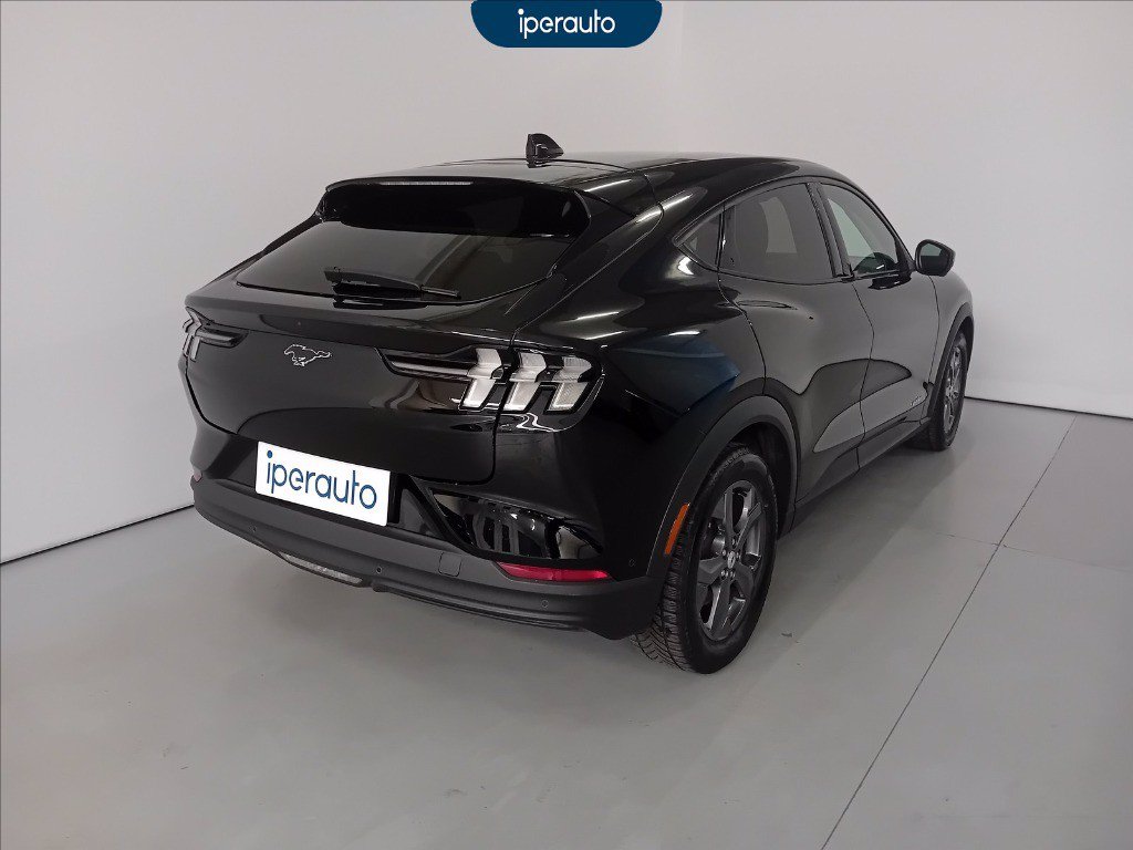 https://cdn-sm.caraffinity.it/images/vehicles/4682915/3/large