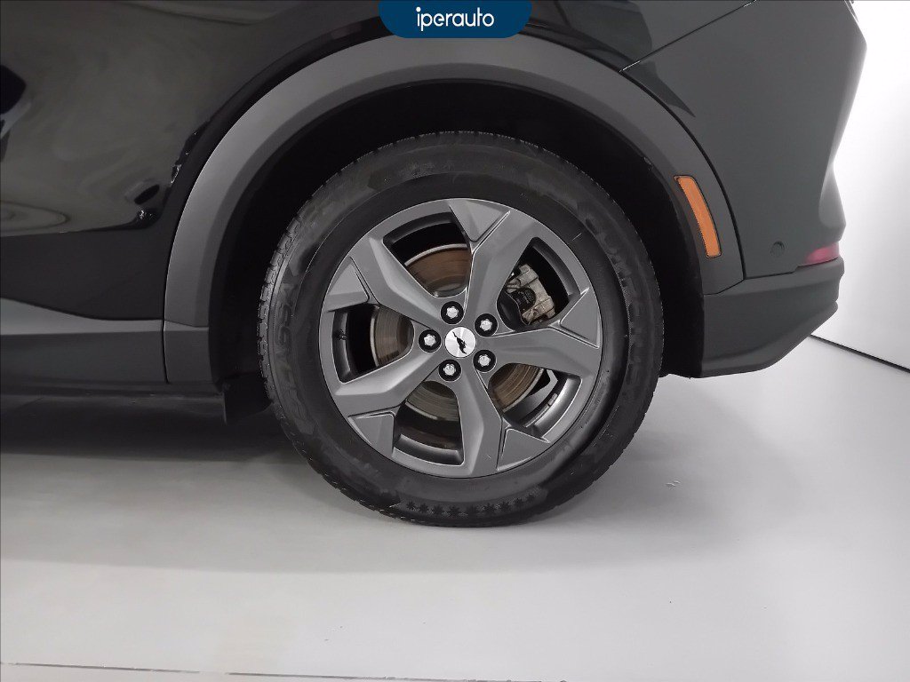 https://cdn-sm.caraffinity.it/images/vehicles/4682915/6/large