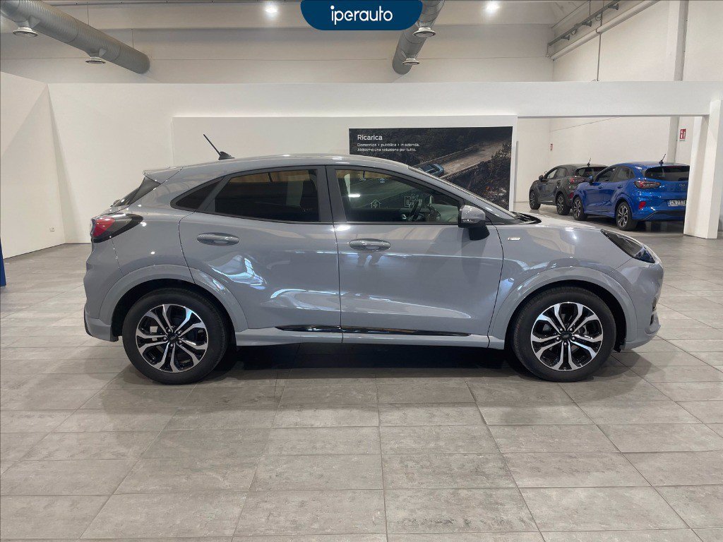 https://cdn-sm.caraffinity.it/images/vehicles/4685208/3/large
