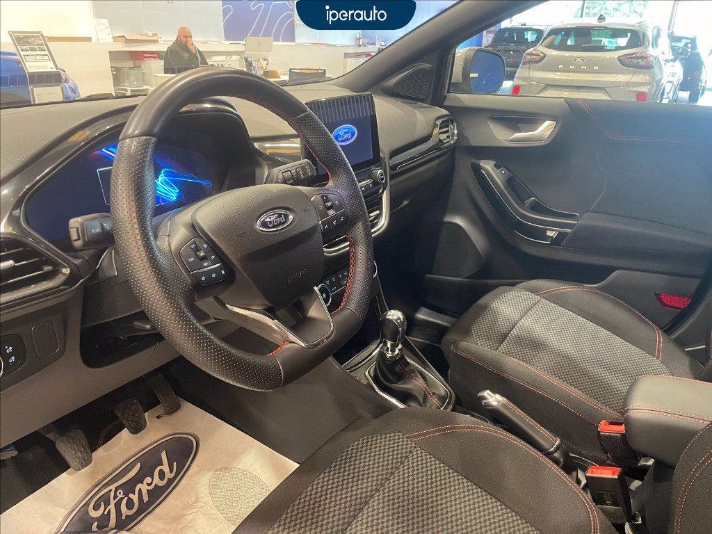 https://cdn-sm.caraffinity.it/images/vehicles/4685208/8/large