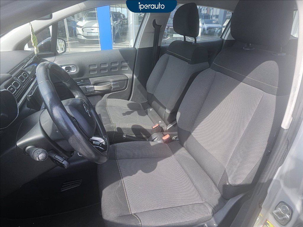 https://cdn-sm.caraffinity.it/images/vehicles/4685867/8/large