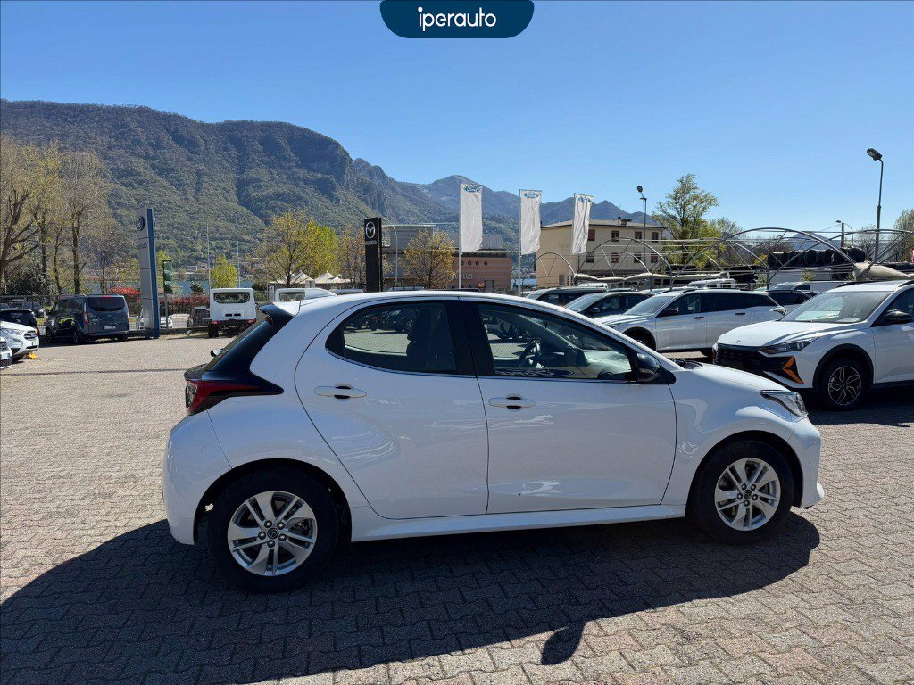https://cdn-sm.caraffinity.it/images/vehicles/4686834/4/large