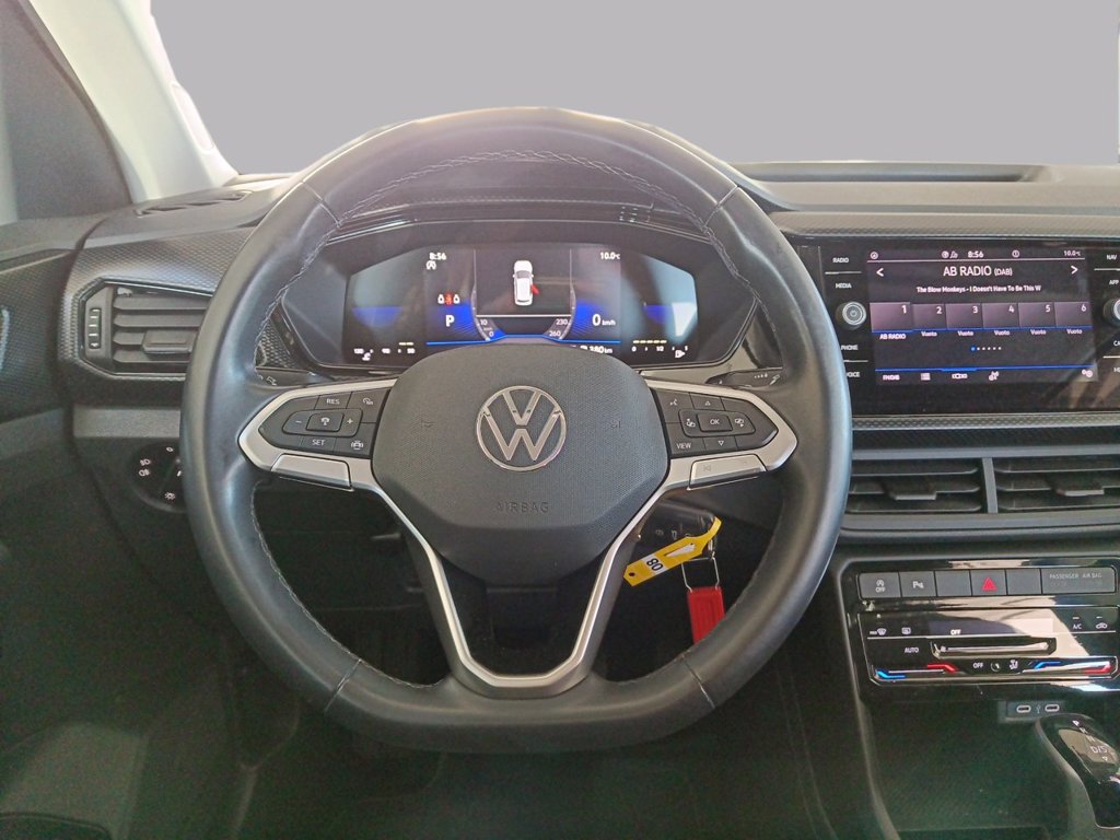 https://cdn-sm.caraffinity.it/images/vehicles/4687422/8/large