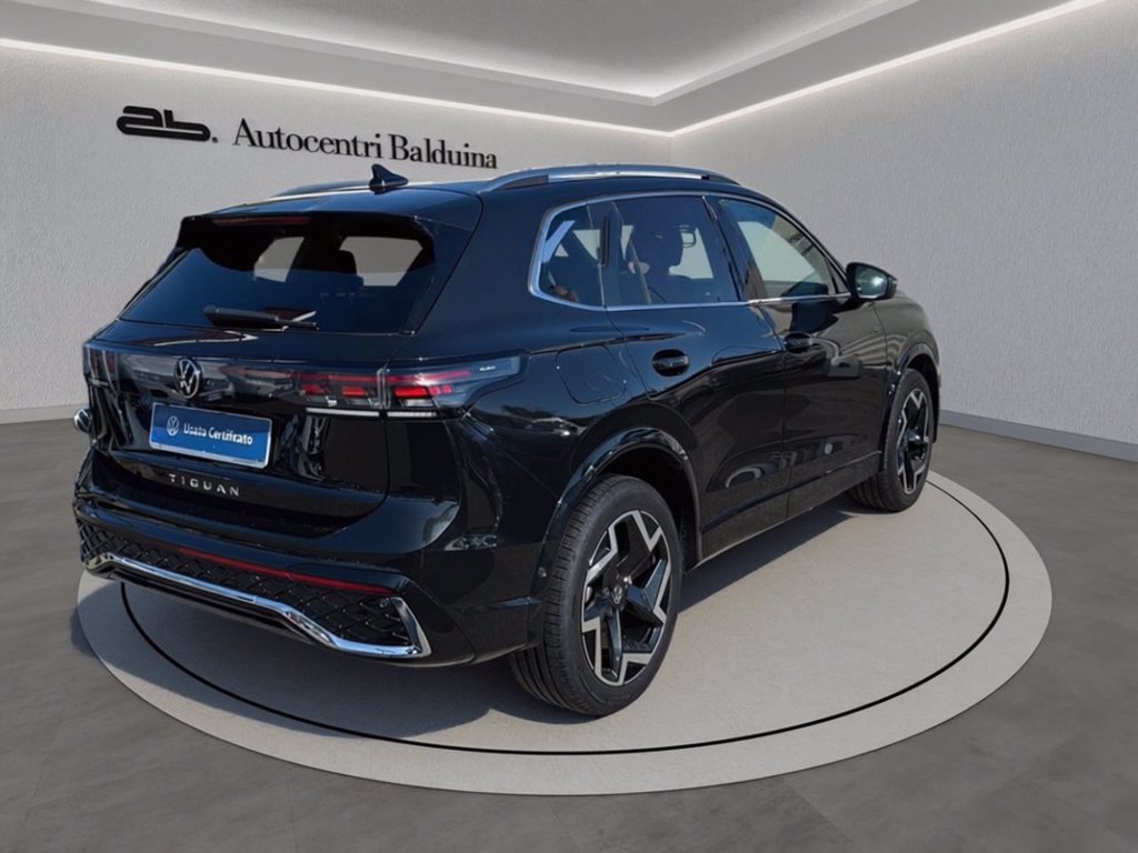 https://cdn-sm.caraffinity.it/images/vehicles/4687424/3/large
