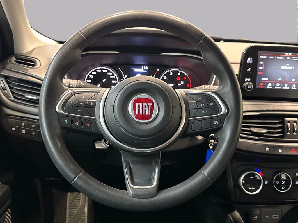 https://cdn-sm.caraffinity.it/images/vehicles/4689747/8/large
