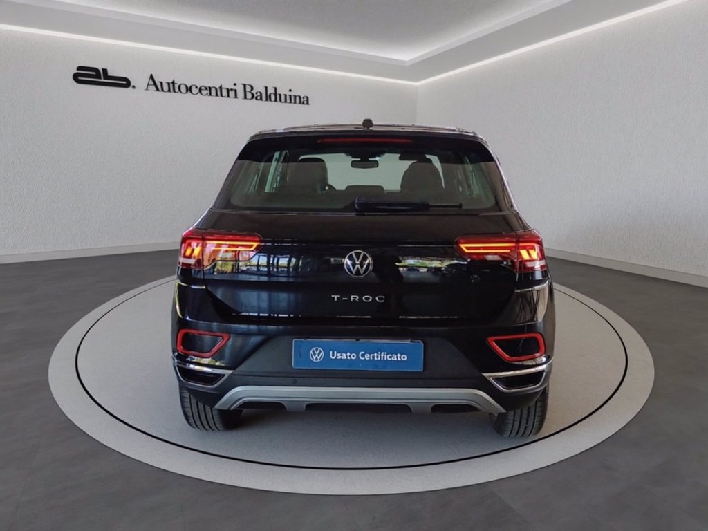 https://cdn-sm.caraffinity.it/images/vehicles/4689990/4/large