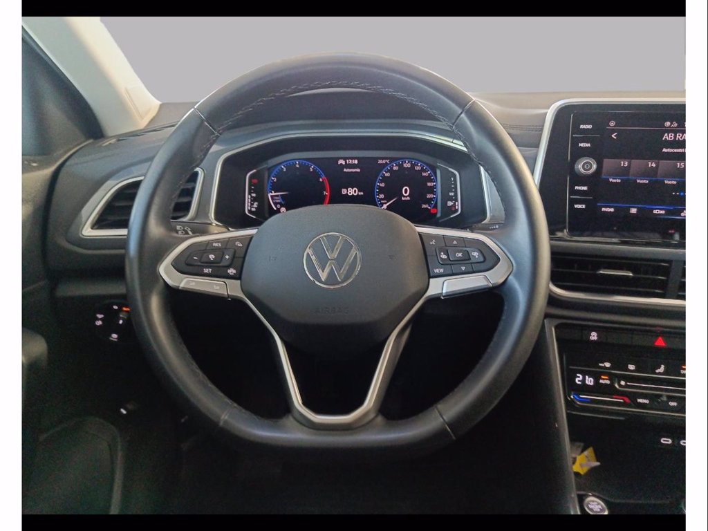https://cdn-sm.caraffinity.it/images/vehicles/4689990/8/large
