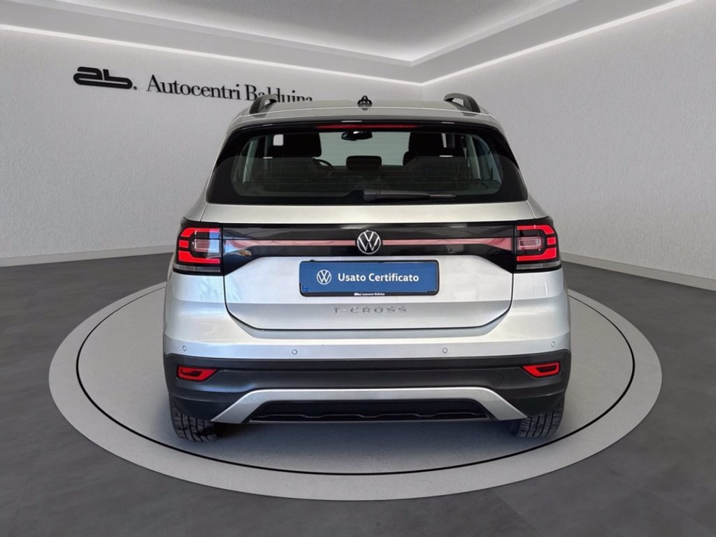 https://cdn-sm.caraffinity.it/images/vehicles/4689992/4/large