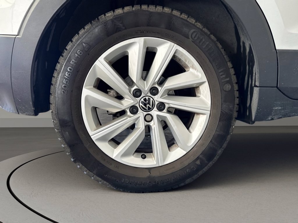 https://cdn-sm.caraffinity.it/images/vehicles/4689992/6/large