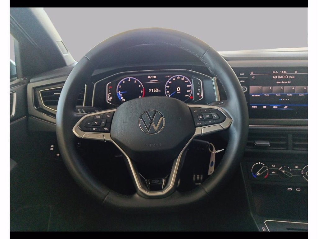 https://cdn-sm.caraffinity.it/images/vehicles/4689993/7/large
