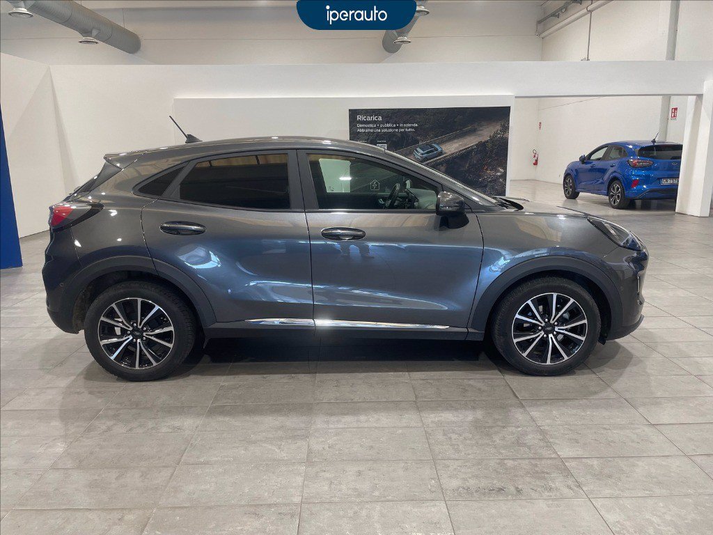https://cdn-sm.caraffinity.it/images/vehicles/4690194/3/large
