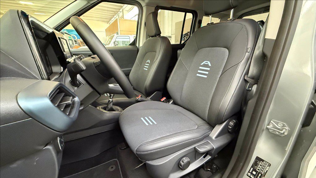 https://cdn-sm.caraffinity.it/images/vehicles/4691189/8/large