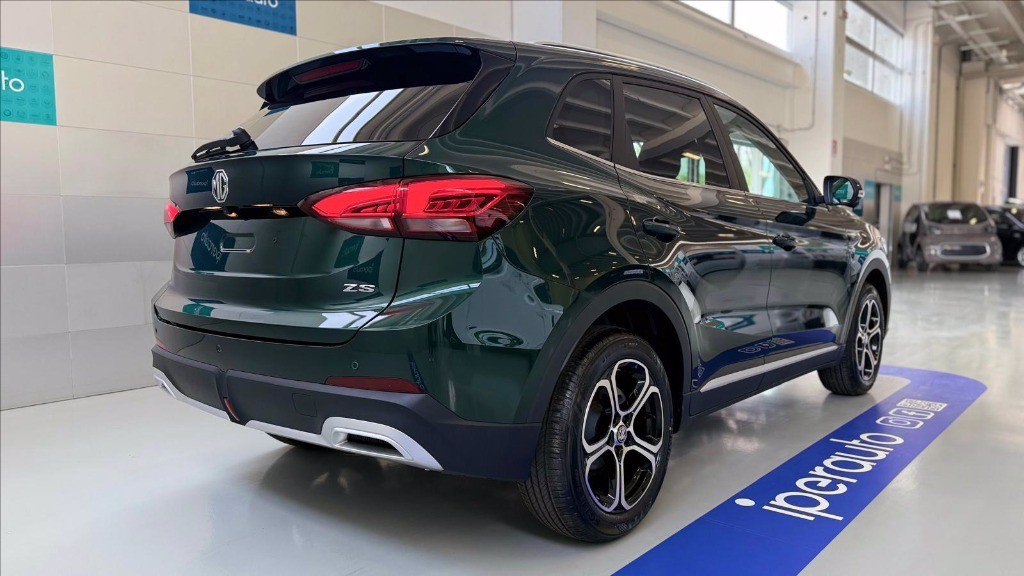 https://cdn-sm.caraffinity.it/images/vehicles/4691215/5/large