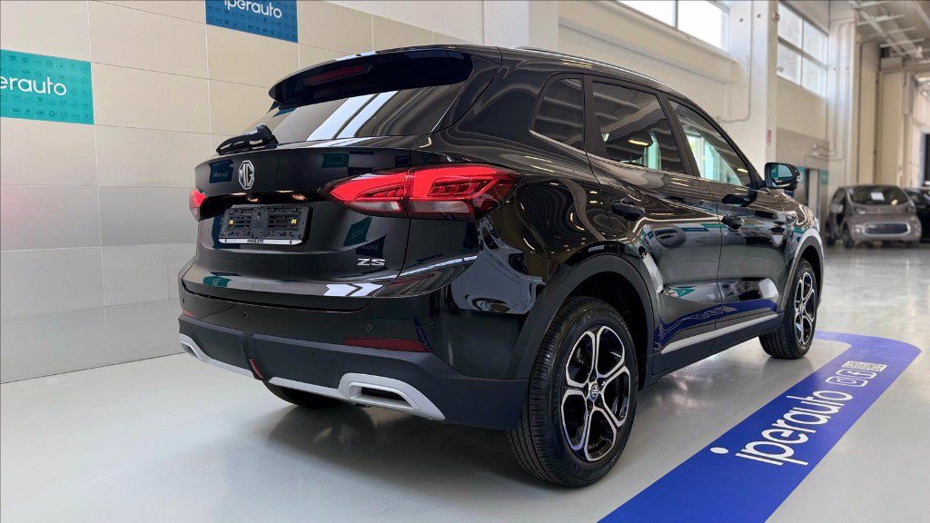 https://cdn-sm.caraffinity.it/images/vehicles/4691234/5/large