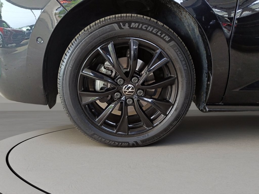https://cdn-sm.caraffinity.it/images/vehicles/4691876/6/large