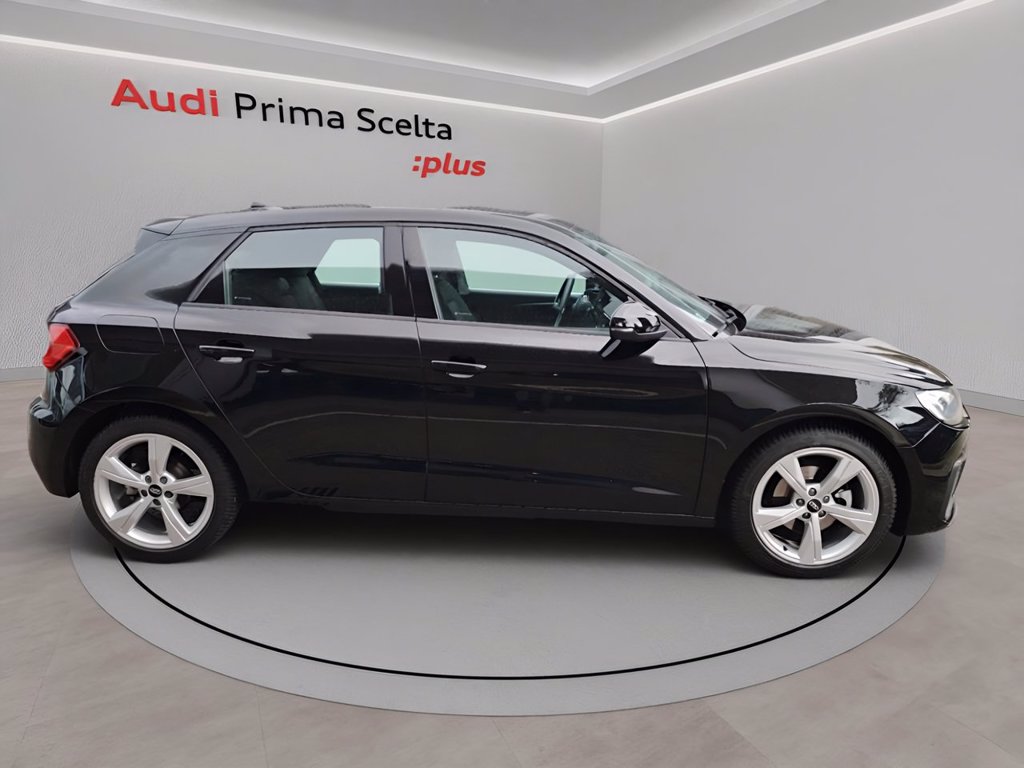 https://cdn-sm.caraffinity.it/images/vehicles/4692116/2/large