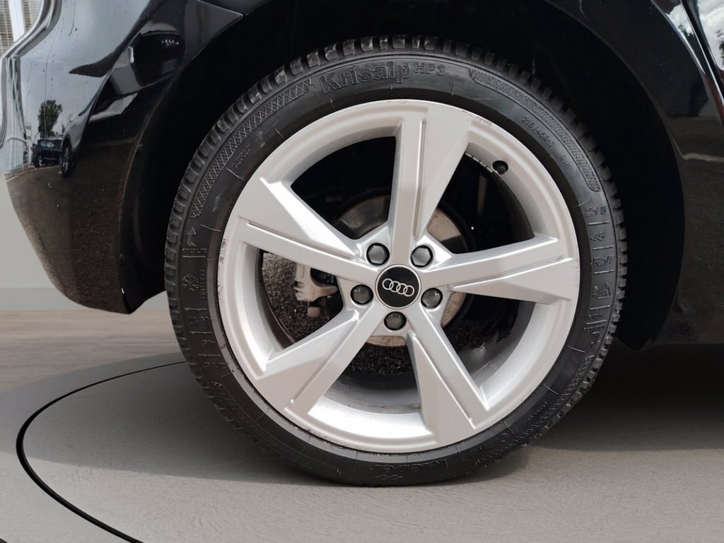 https://cdn-sm.caraffinity.it/images/vehicles/4692116/6/large