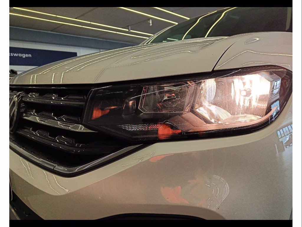 https://cdn-sm.caraffinity.it/images/vehicles/4693589/5/large