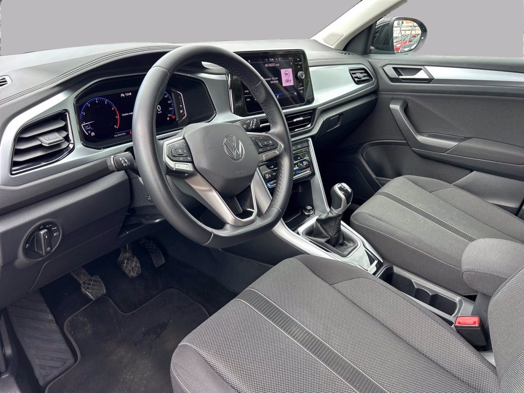 https://cdn-sm.caraffinity.it/images/vehicles/4695794/8/large