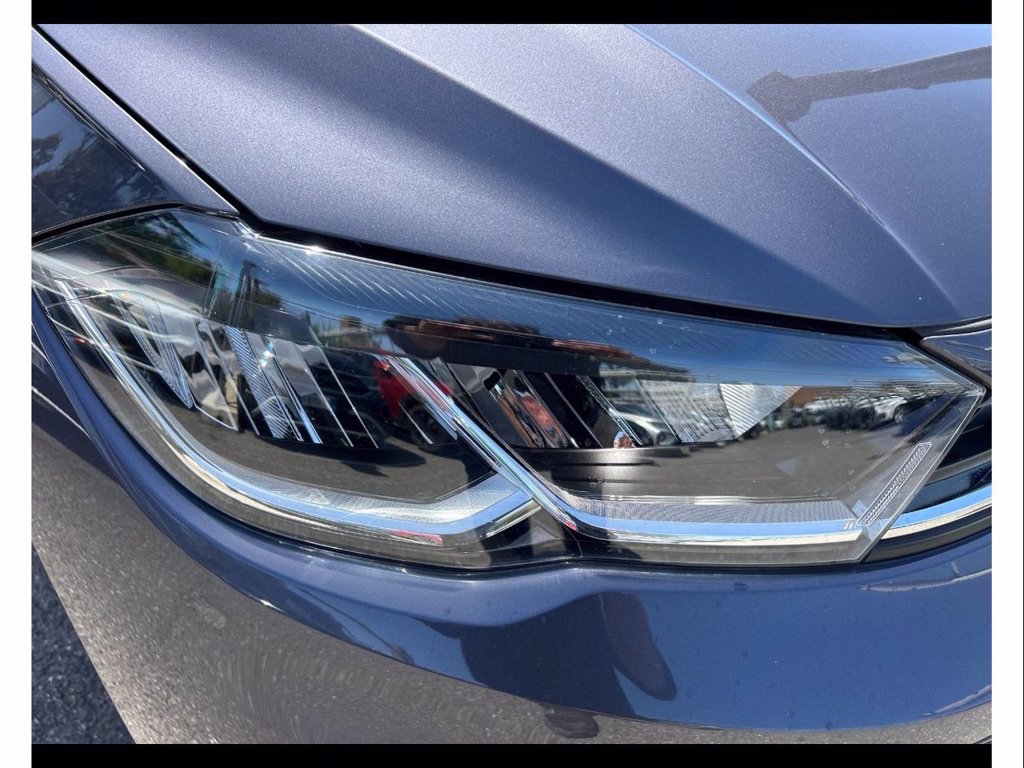https://cdn-sm.caraffinity.it/images/vehicles/4695795/5/large