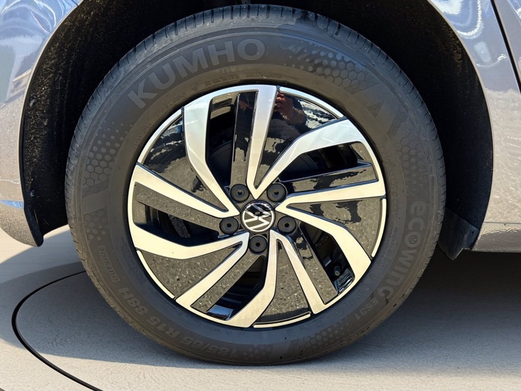 https://cdn-sm.caraffinity.it/images/vehicles/4695795/6/large