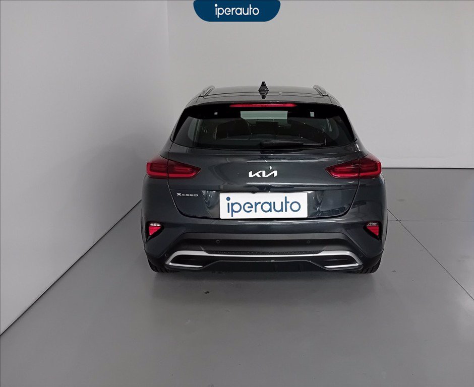 https://cdn-sm.caraffinity.it/images/vehicles/4695911/4/large