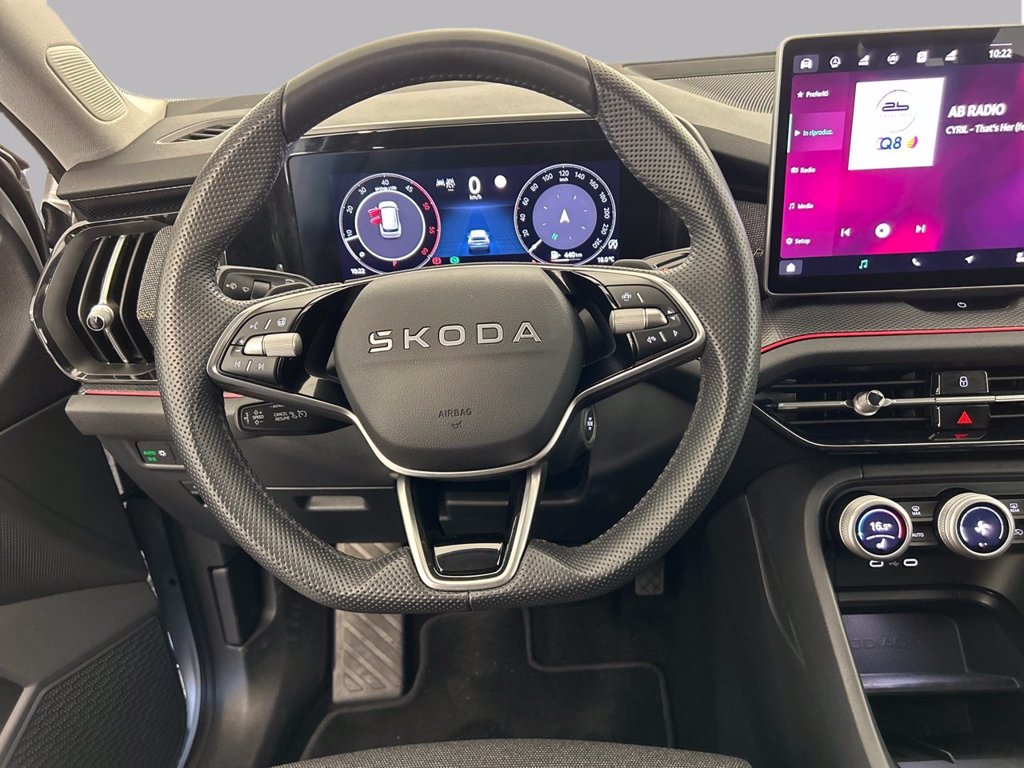 https://cdn-sm.caraffinity.it/images/vehicles/4696376/7/large