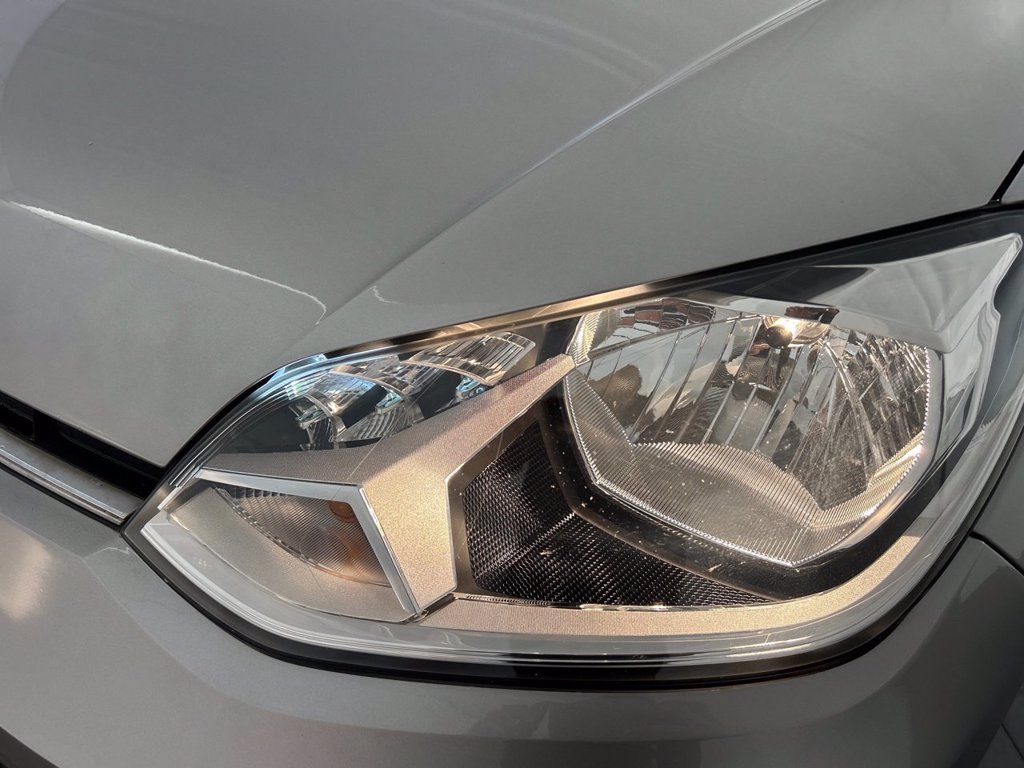 https://cdn-sm.caraffinity.it/images/vehicles/4696645/5/large