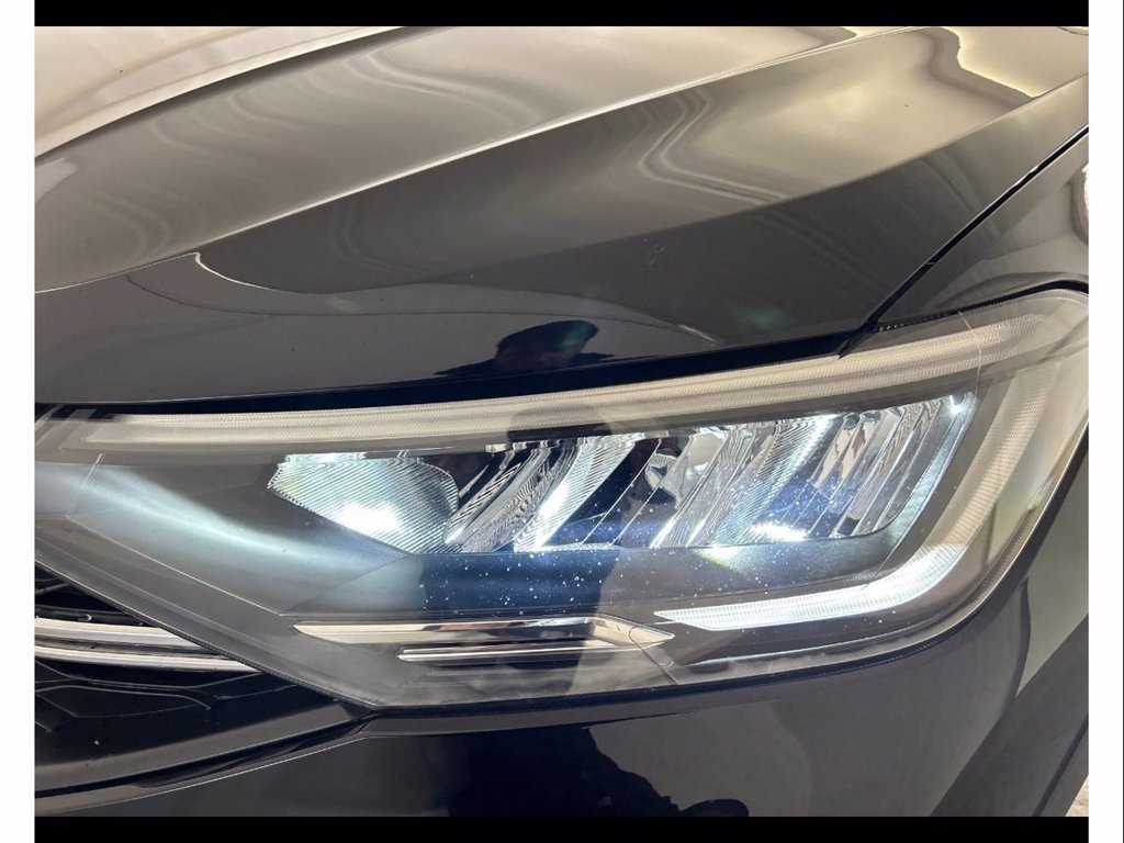 https://cdn-sm.caraffinity.it/images/vehicles/4696652/5/large