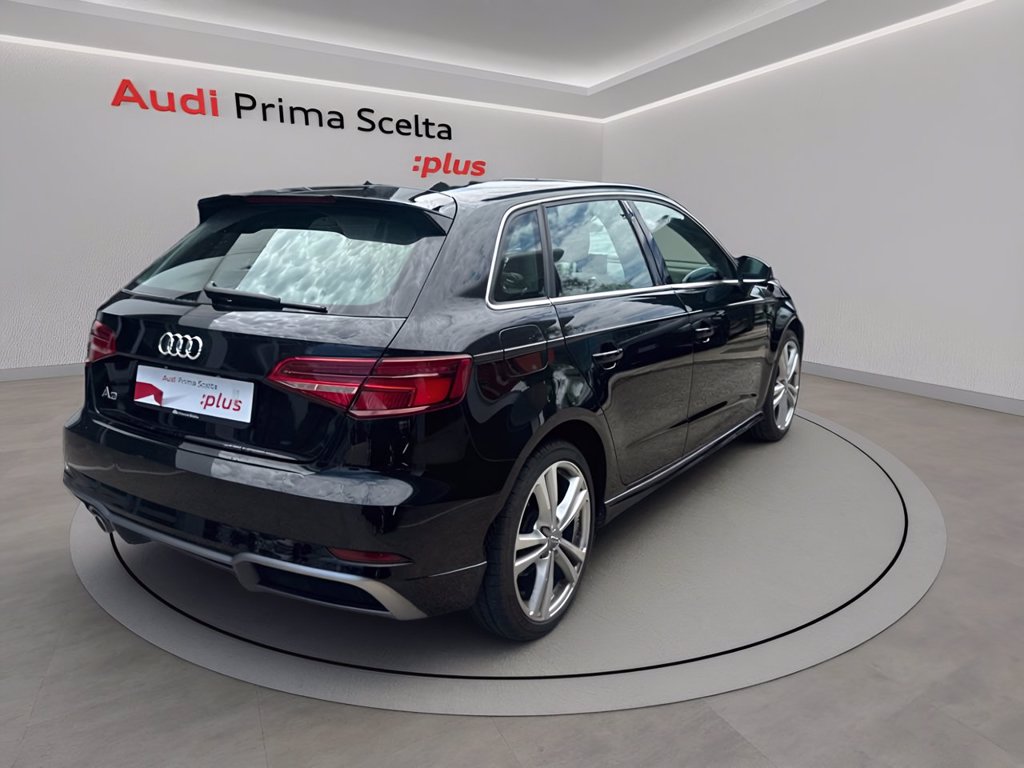 https://cdn-sm.caraffinity.it/images/vehicles/4696905/4/large