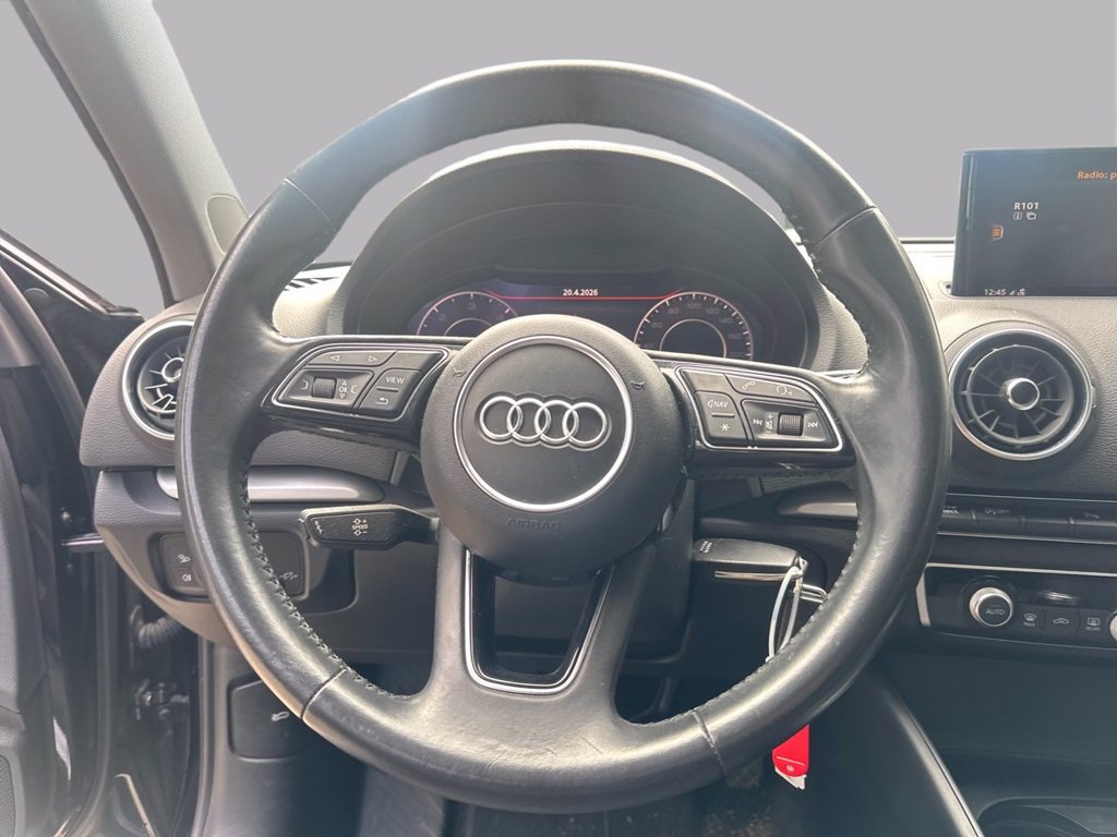 https://cdn-sm.caraffinity.it/images/vehicles/4696905/7/large