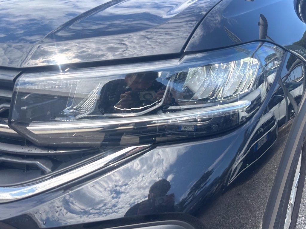 https://cdn-sm.caraffinity.it/images/vehicles/4697974/5/large