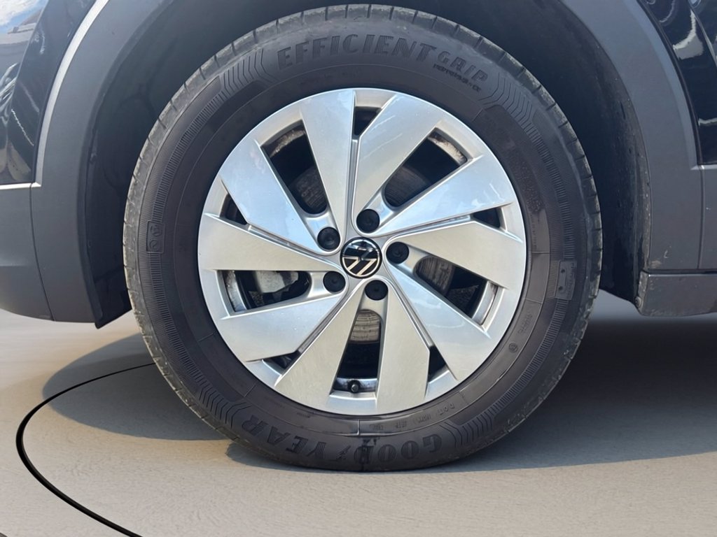 https://cdn-sm.caraffinity.it/images/vehicles/4697974/6/large