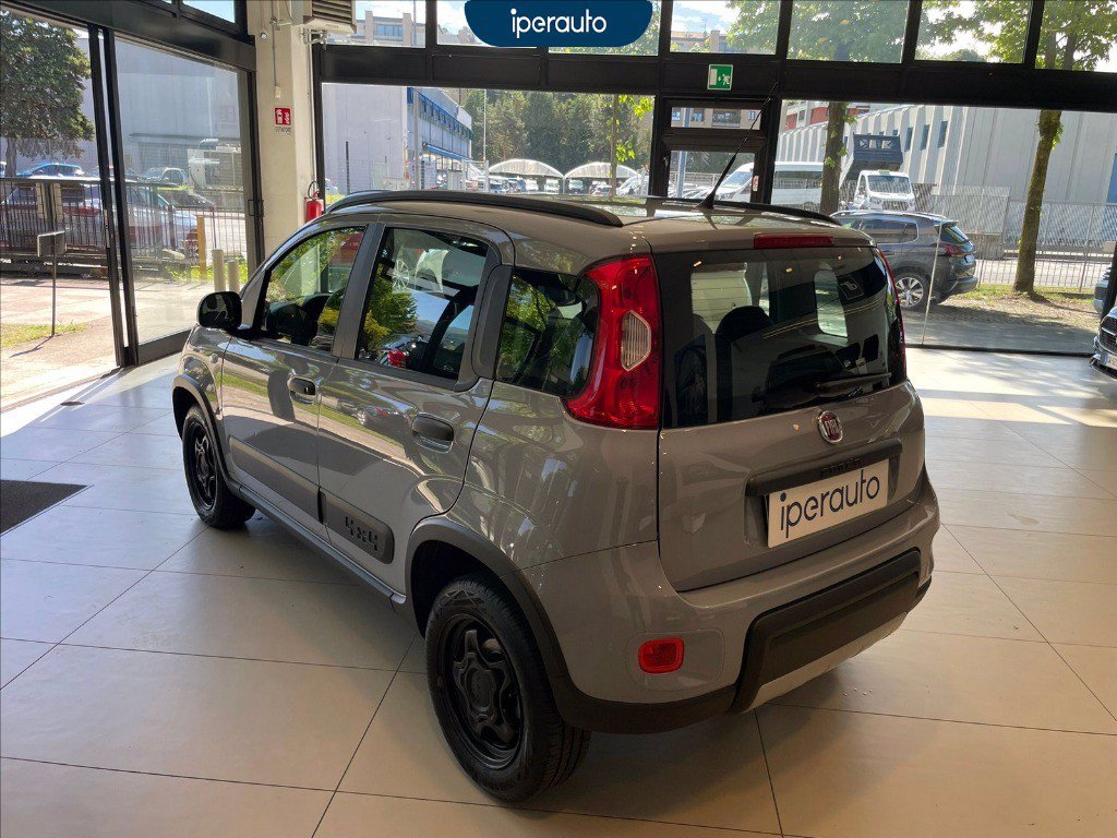 https://cdn-sm.caraffinity.it/images/vehicles/4698365/5/large