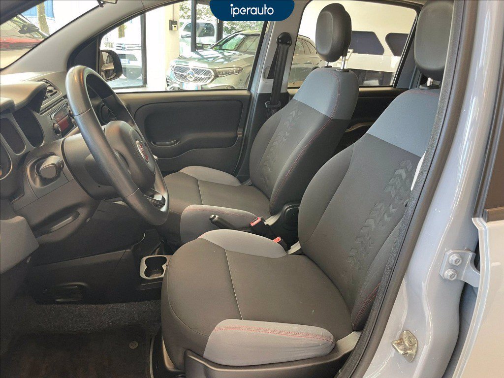 https://cdn-sm.caraffinity.it/images/vehicles/4698365/7/large