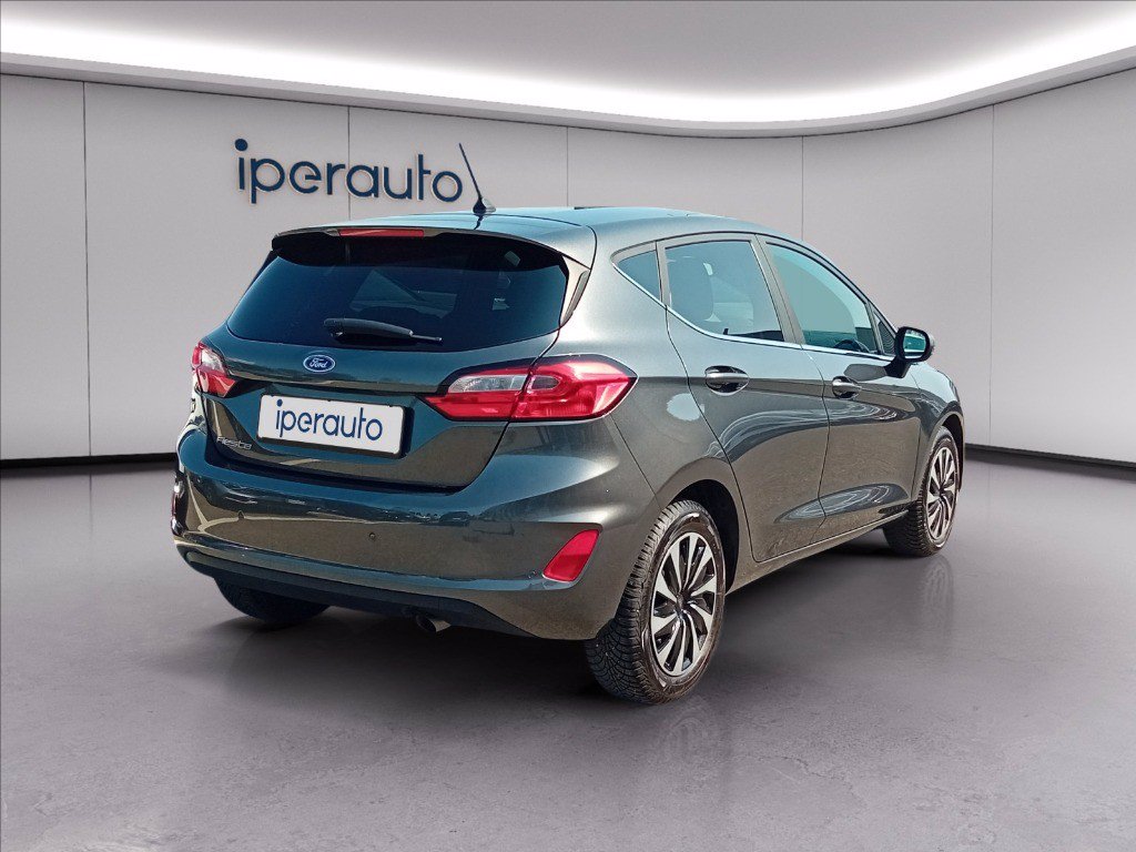 https://cdn-sm.caraffinity.it/images/vehicles/4698368/4/large