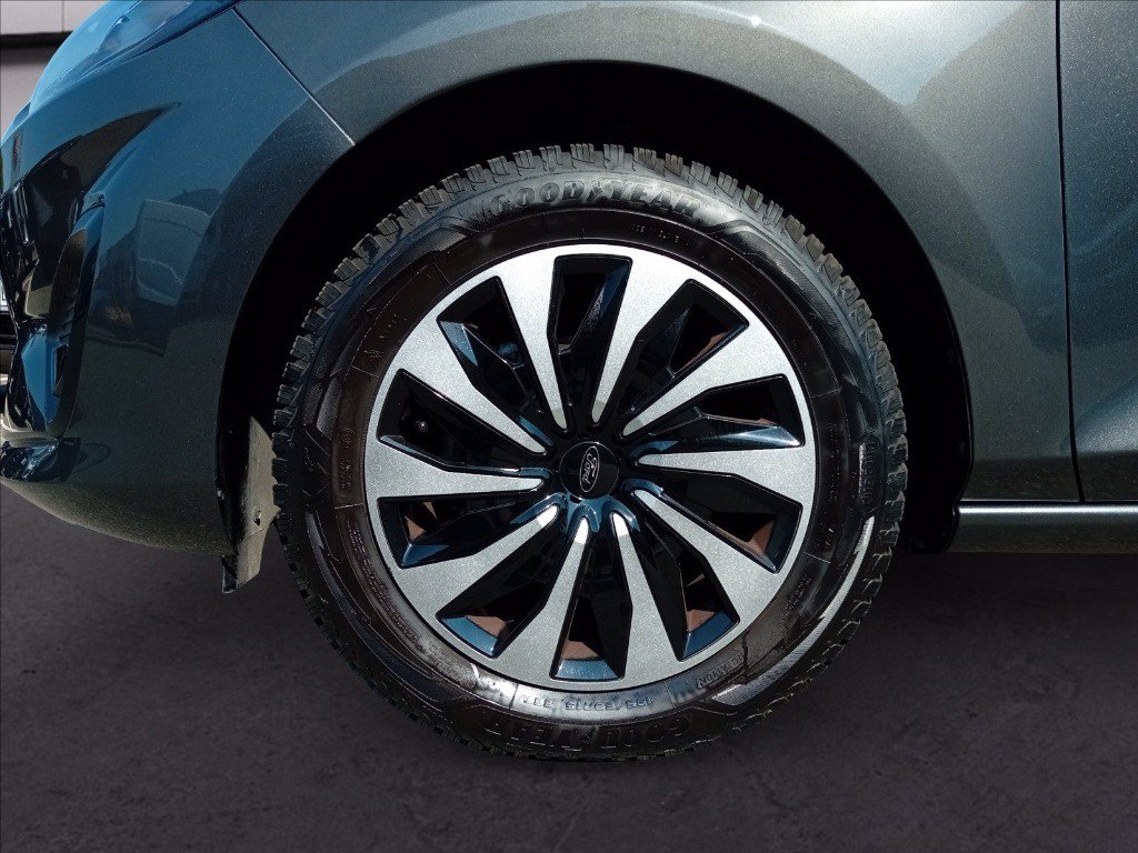 https://cdn-sm.caraffinity.it/images/vehicles/4698368/8/large