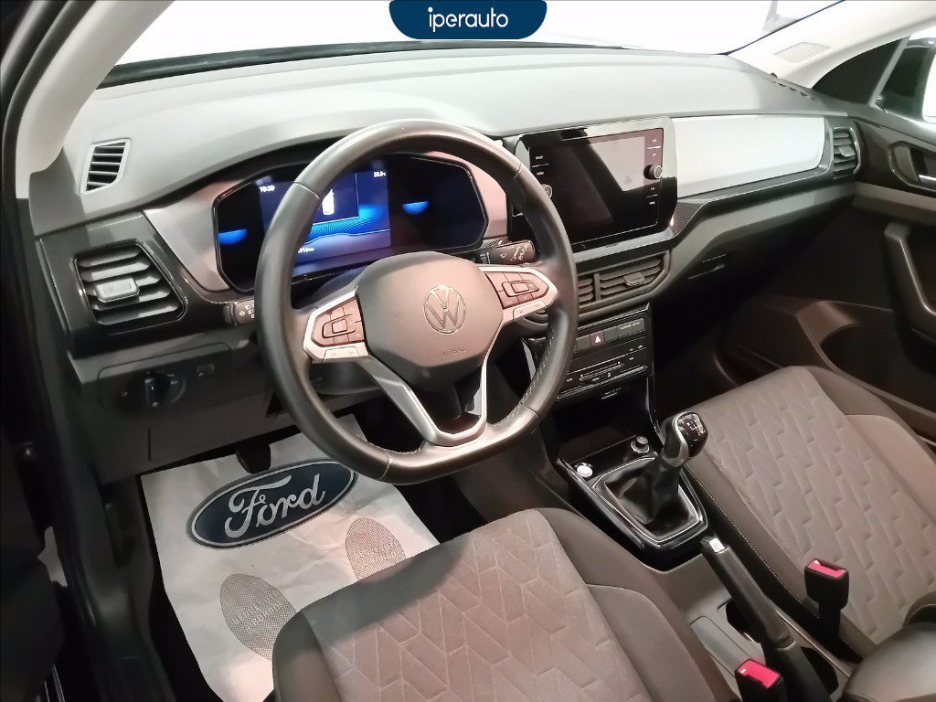 https://cdn-sm.caraffinity.it/images/vehicles/4698371/7/large